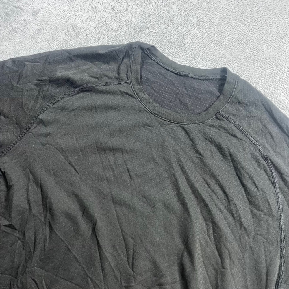 Lululemon Metal Vent Tech Short Sleeve Training Shirt Mens Black Grey